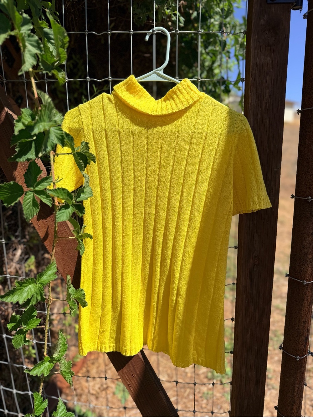 Vintage Bright Yellow Short-Sleeve Ribbed Mock Neck Top